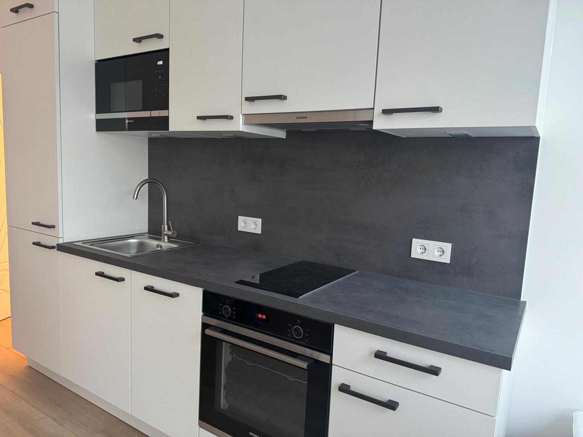 Apartment Asp Modern With Balcony & Free Parking *